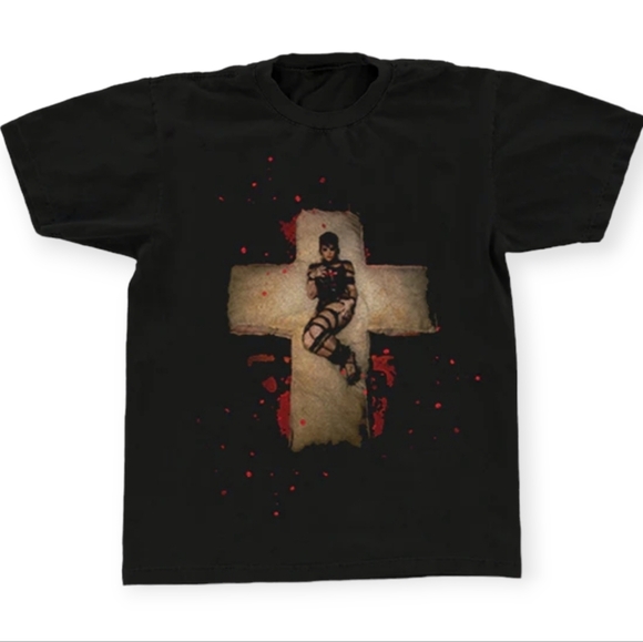 Demi Lavato CROSS BED T-SHIRT Holy F*ck Size Medium NEW! - Picture 1 of 10
